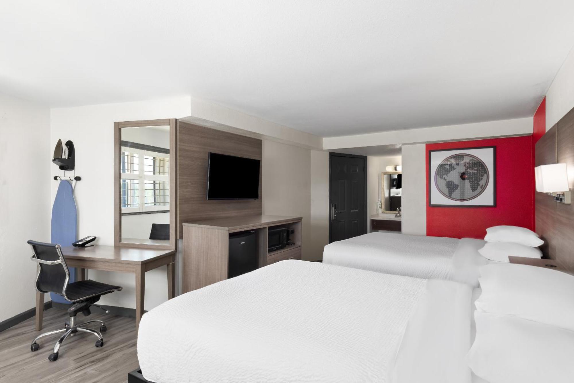 במוטל Ramada By Wyndham Medford Airport North מראה חיצוני תמונה