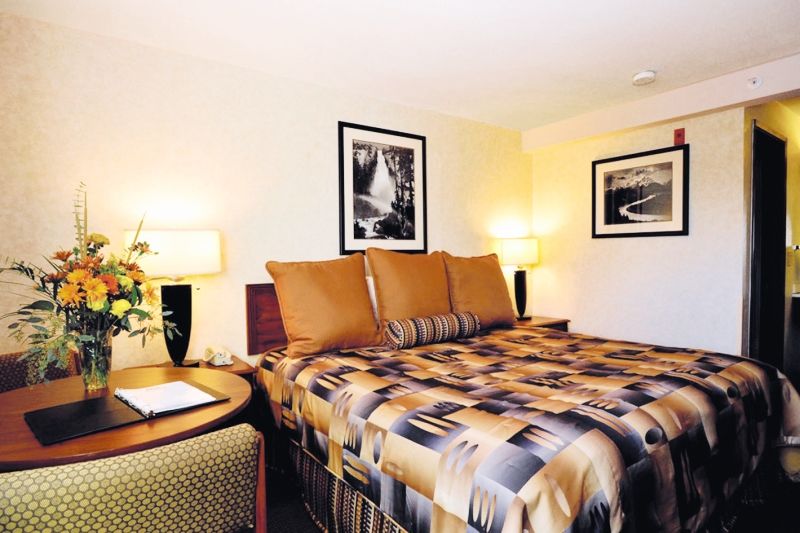 במוטל Ramada By Wyndham Medford Airport North מראה חיצוני תמונה