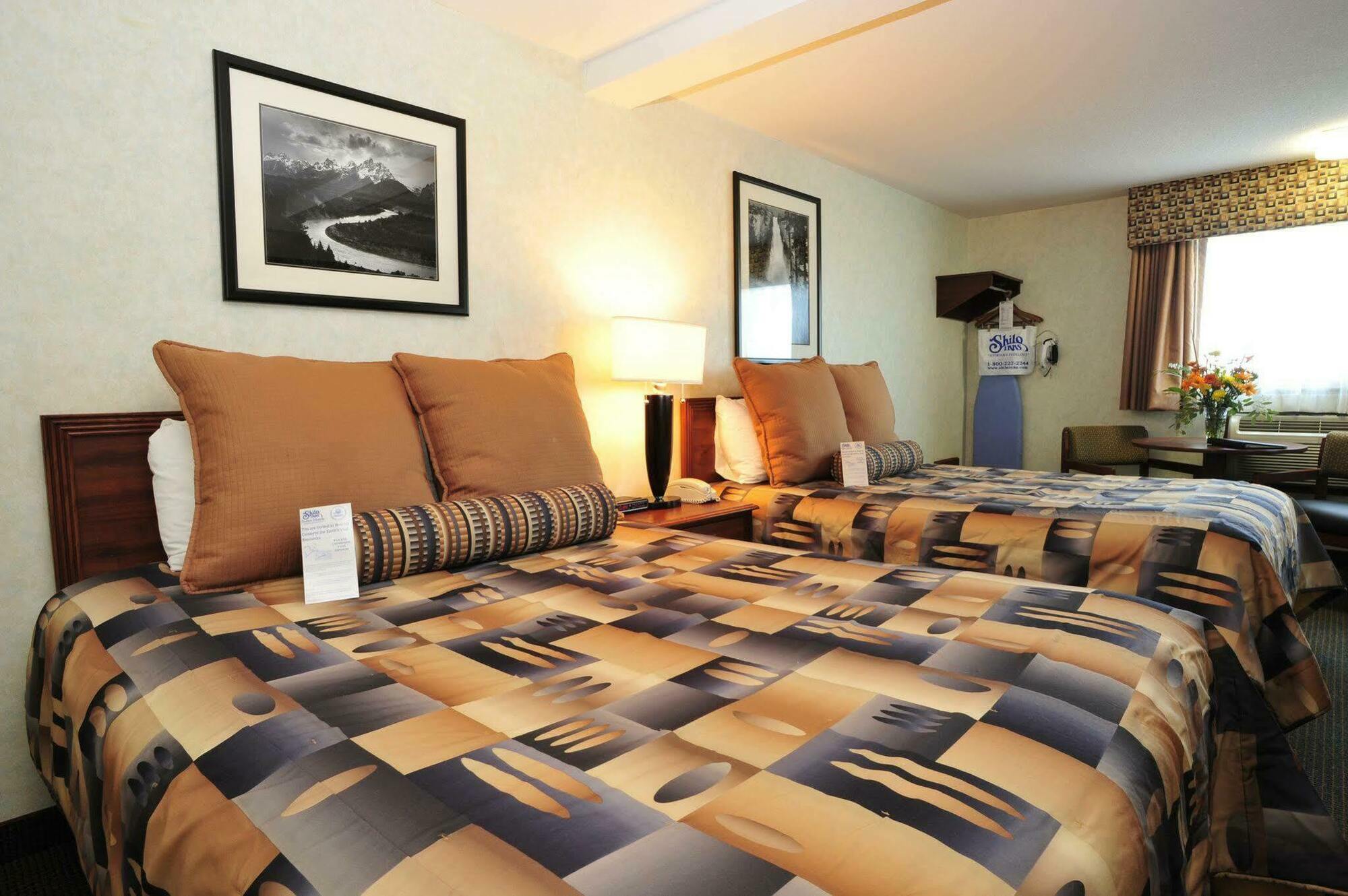 במוטל Ramada By Wyndham Medford Airport North מראה חיצוני תמונה
